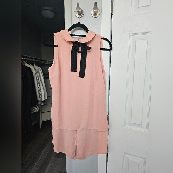 Bebe Blouse tunic with tags Size S pink/salmon color very chic bows and flowy - Picture 1 of 9